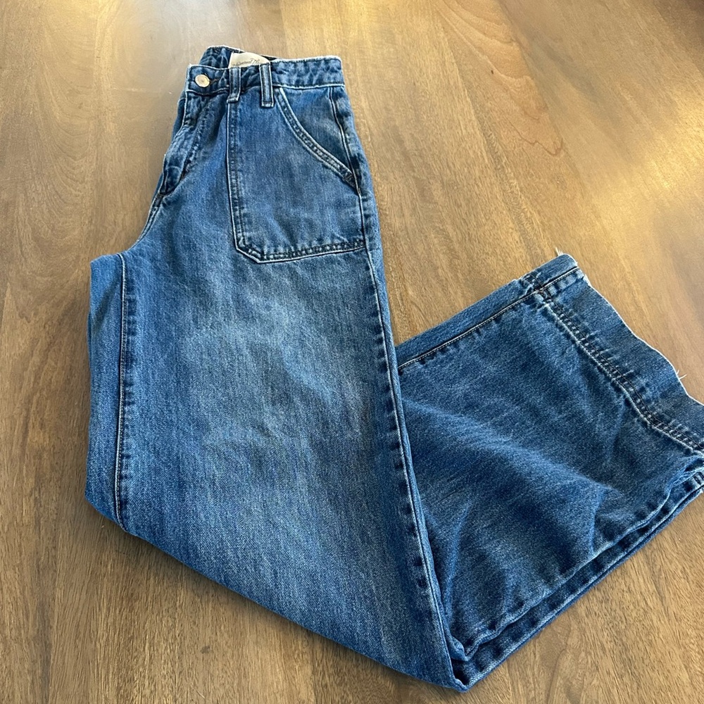 Universal thread, high-rise, wide leg jeans
